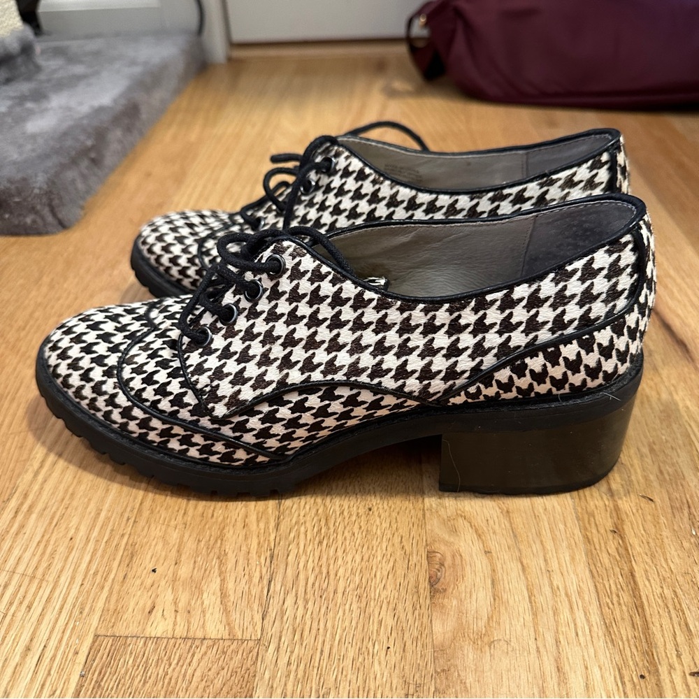 MICHAEL Michael Kors Black/Brown and White Lace Up Heel Calf Hair Oxfords Sz7 - Picture 5 of 10